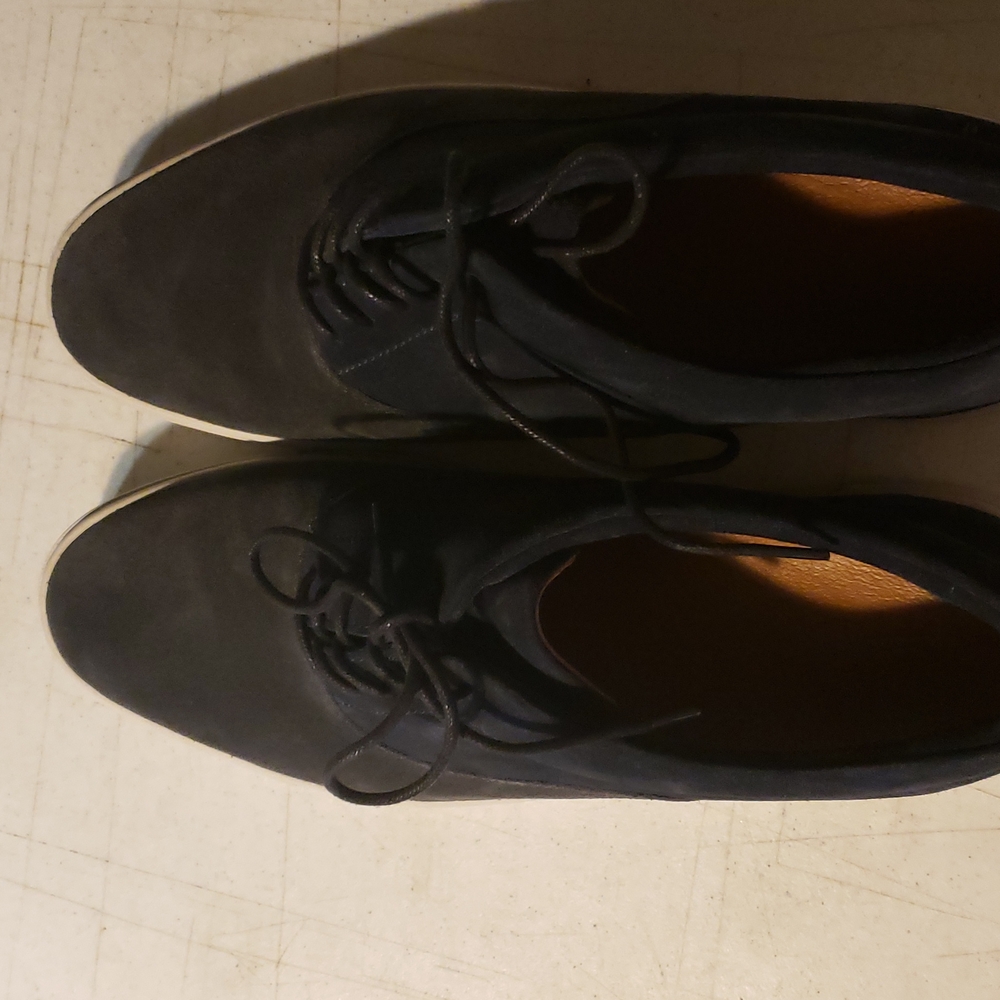 Men's Frye black tie shoes, with white sole. never worn sz 13